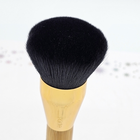 Tarte Powder Player Bamboo Pressed Powder Brush - Picture 4 of 4